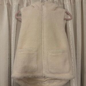 NWTs Nordstrom fleece hooded vest Youth size XL 14/16